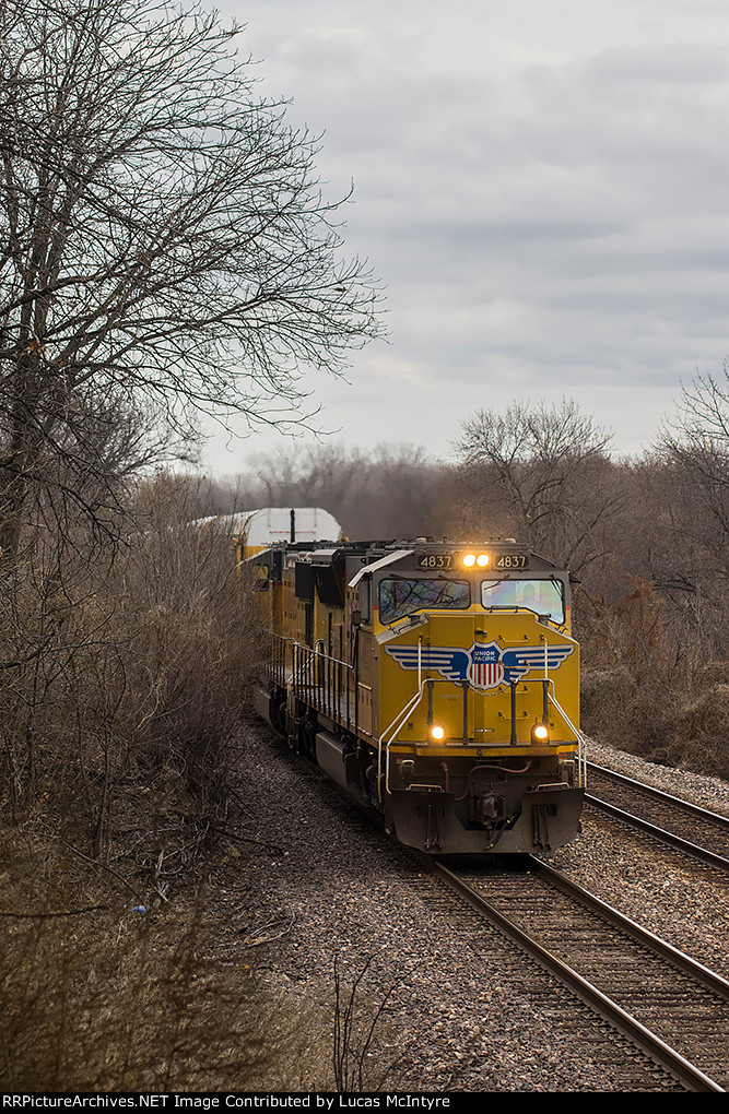 UP 4837 westbound UP loaded autorack train